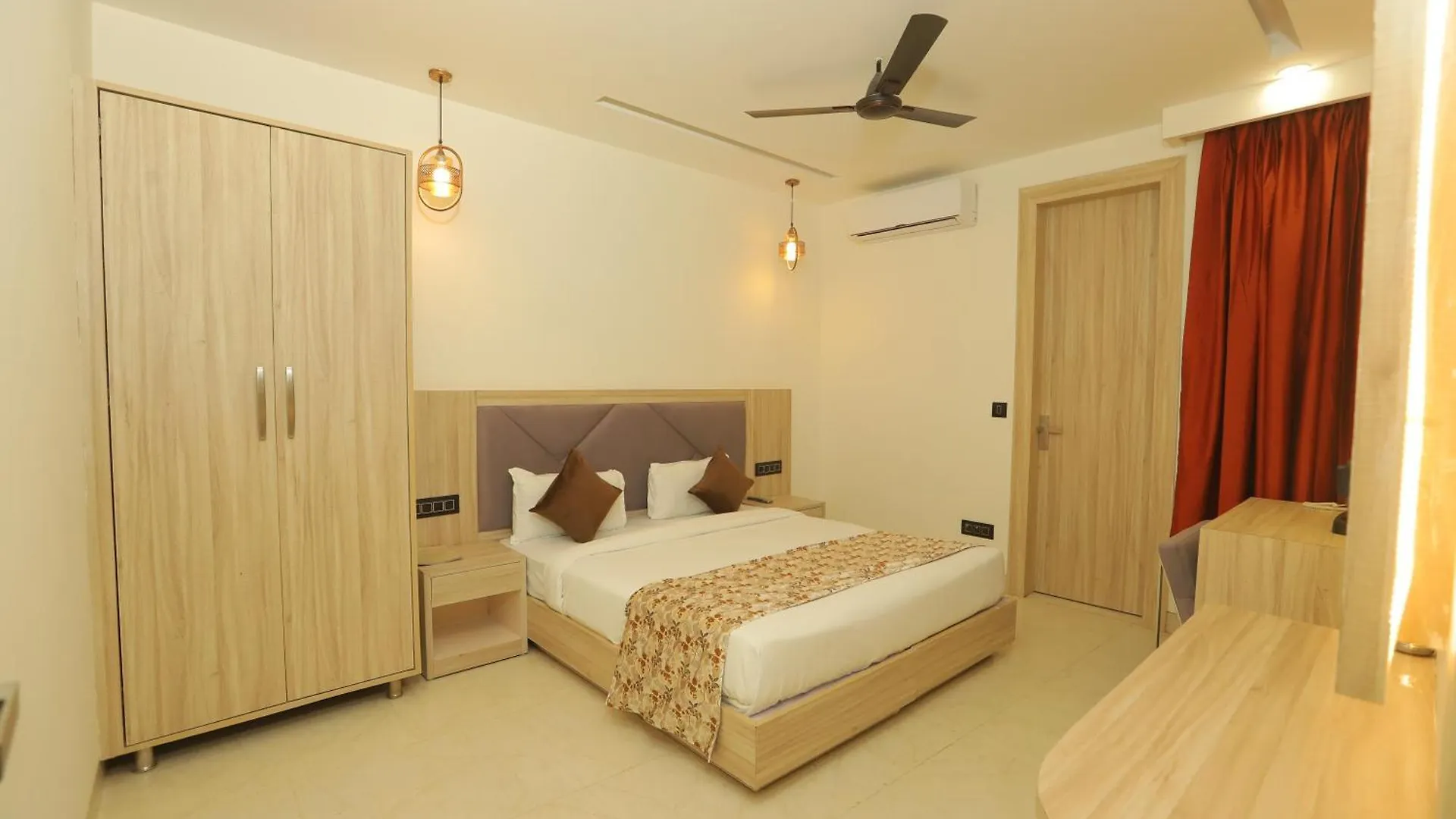 ***  Hotel Green Palace-Near Delhi Airport ニューデリー インド