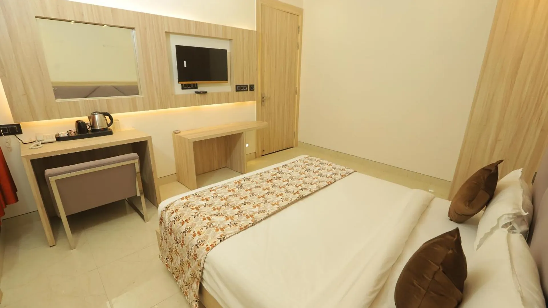 Hotel Green Palace-Near Delhi Airport ニューデリー
