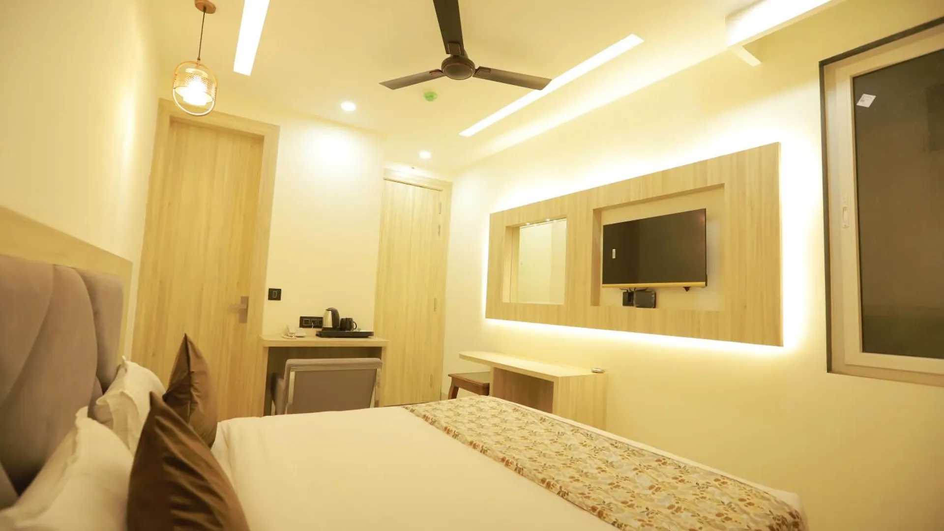 Hotel Green Palace-Near Delhi Airport ニューデリー 3*,  インド