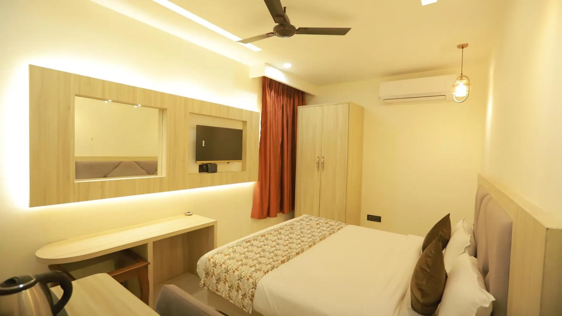 Hotel Green Palace-Near Delhi Airport New Delhi