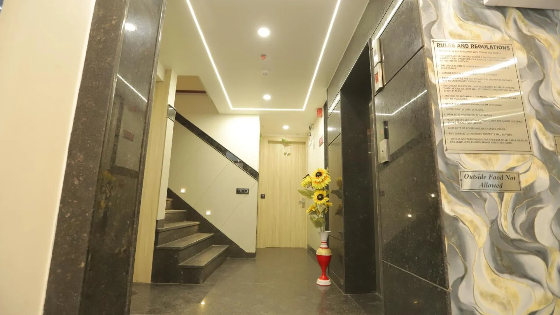 Hotel Green Palace-Near Delhi Airport ニューデリー